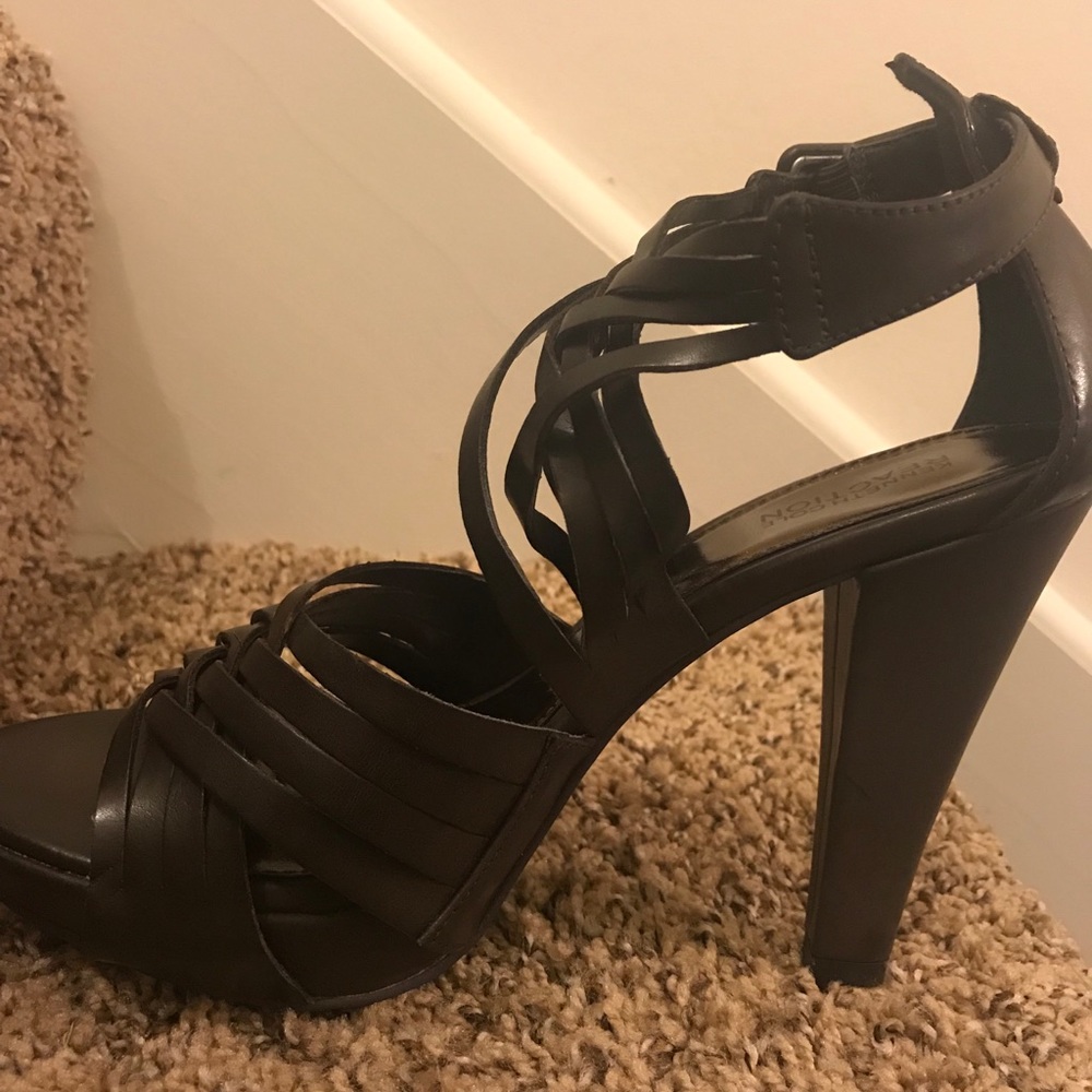 Sandals - Picture 2 of 3
